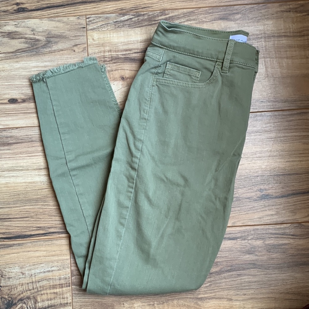 LOFT Capris! - Picture 2 of 7